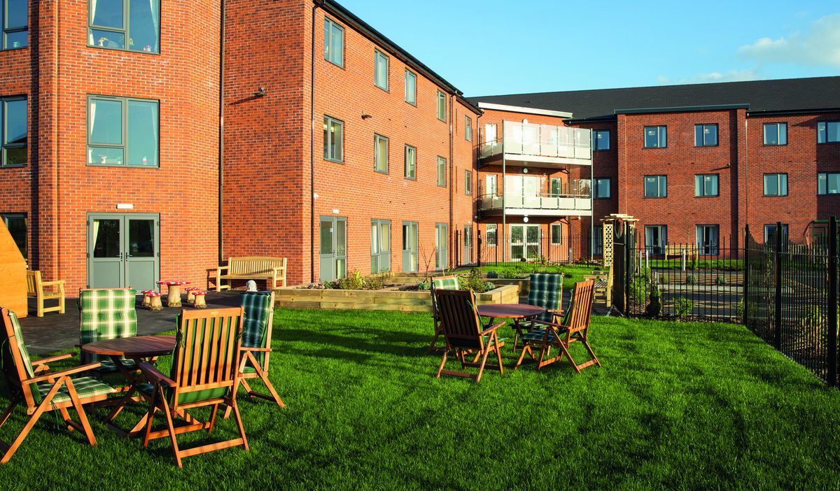 Landscaped rear gardens at Cloverleaf